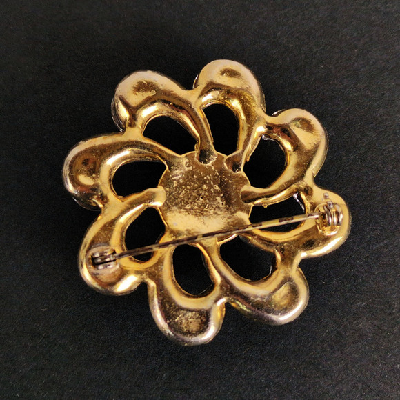 Vintage Rhinestone Swirl Flower Lucite Glitter Center Brooch Pin 1.5" Goldtone - Picture 4 of 5